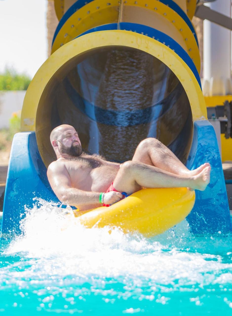 Отель Emerald Aqua Park City Хургада Экстерьер фото